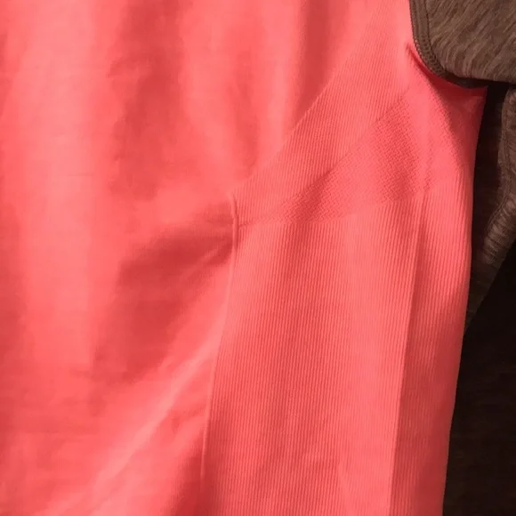 Victoria’s Secret Sport long sleeved top - Picture 4 of 4